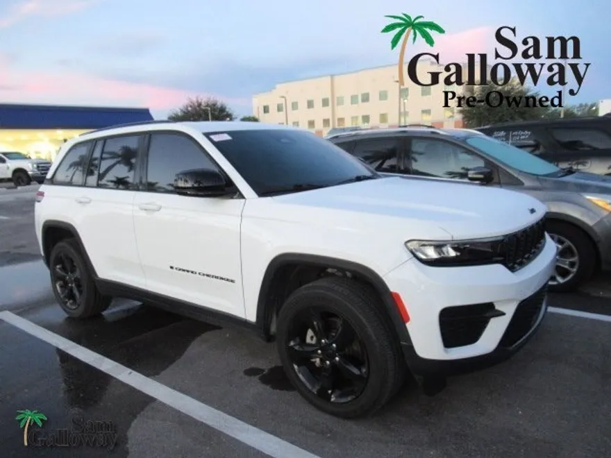 2023 Jeep Grand Cherokee Altitude photo 1