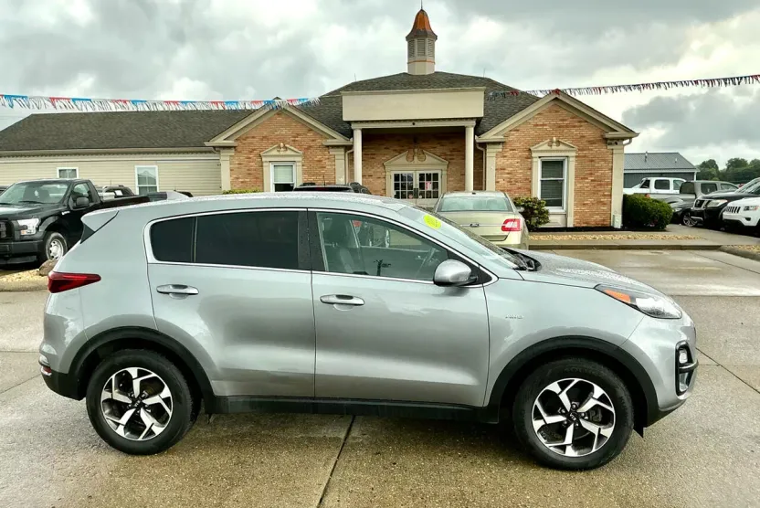 2022 Kia Sportage LX photo 1