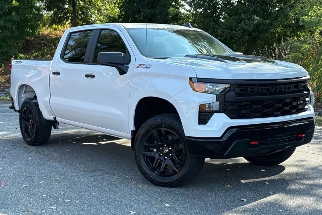 2026 Chevrolet Silverado 1500 Custom photo 1