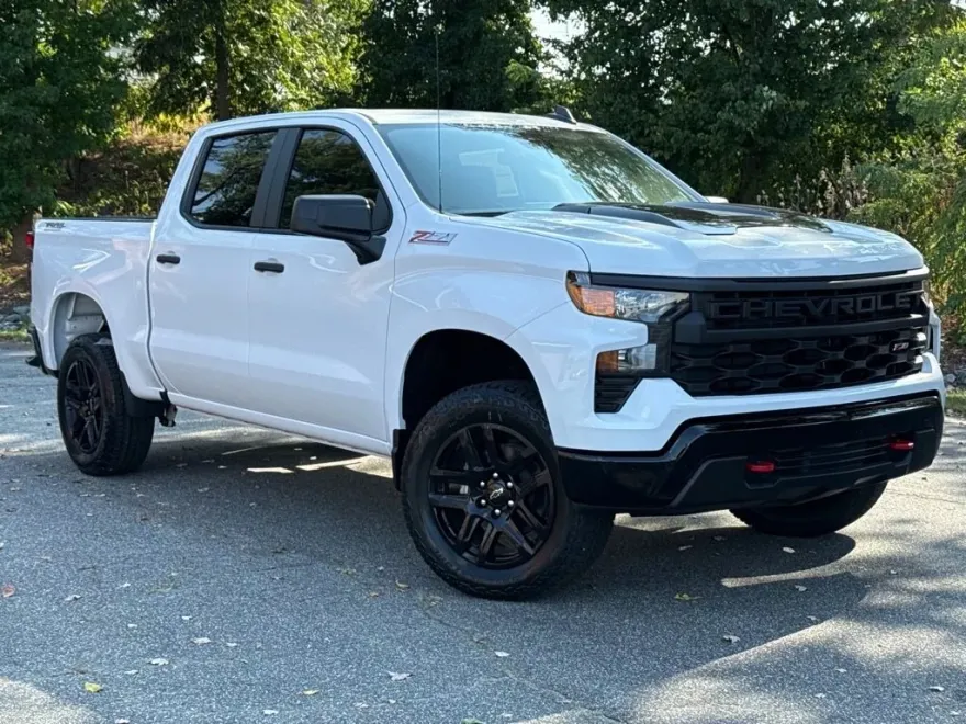 2026 Chevrolet Silverado 1500 Custom photo 1