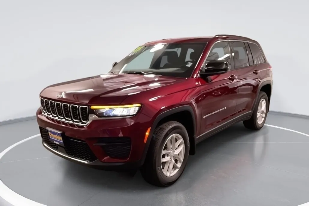 2025 Jeep Grand Cherokee Laredo X photo 1