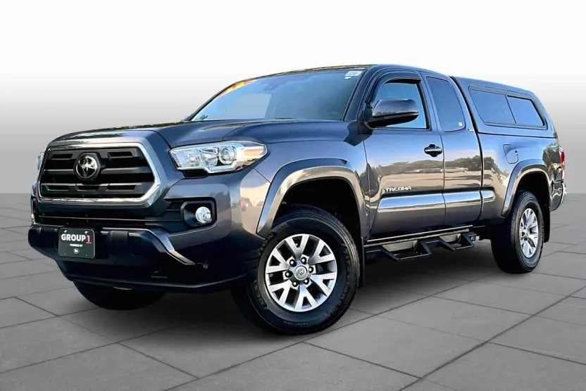 2018 Toyota Tacoma SR5 TRD Sport photo 1