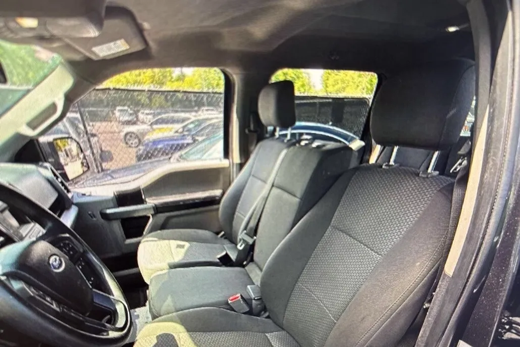 2017 Ford F-150 XLT photo 1