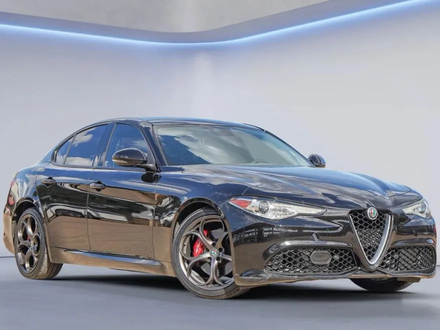 2018 Alfa Romeo Giulia Ti Sport photo 1