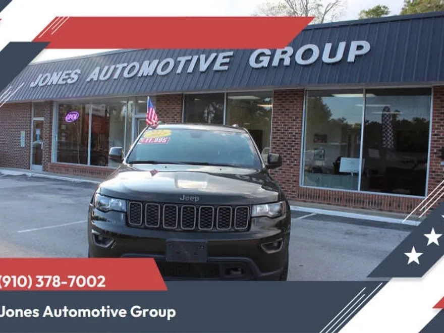 2017 Jeep Grand Cherokee Laredo photo 1