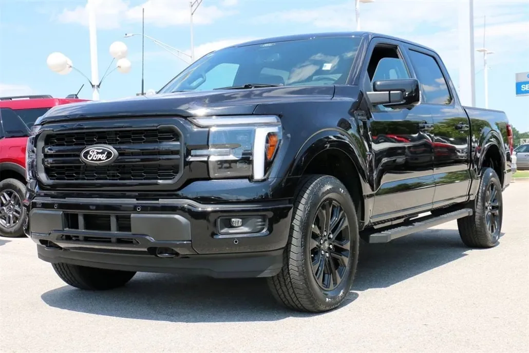 2025 Ford F-150 Lariat photo 1