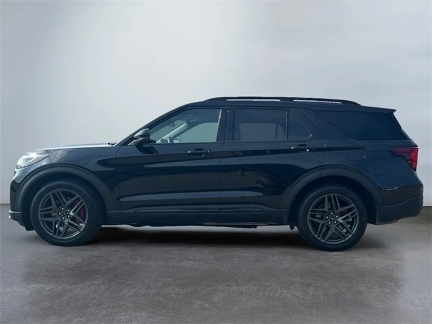 2025 Ford Explorer ST photo 1