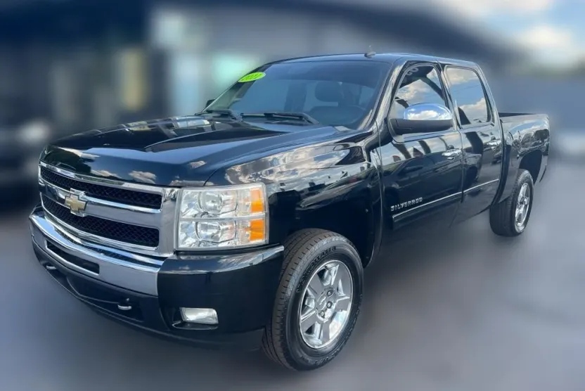 2011 Chevrolet Silverado 1500 LT photo 1