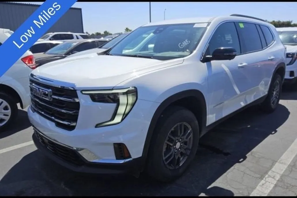 2025 Gmc Acadia Elevation photo 1