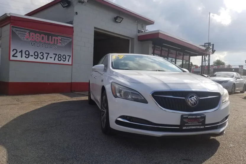 2017 Buick LaCrosse Premium photo 1