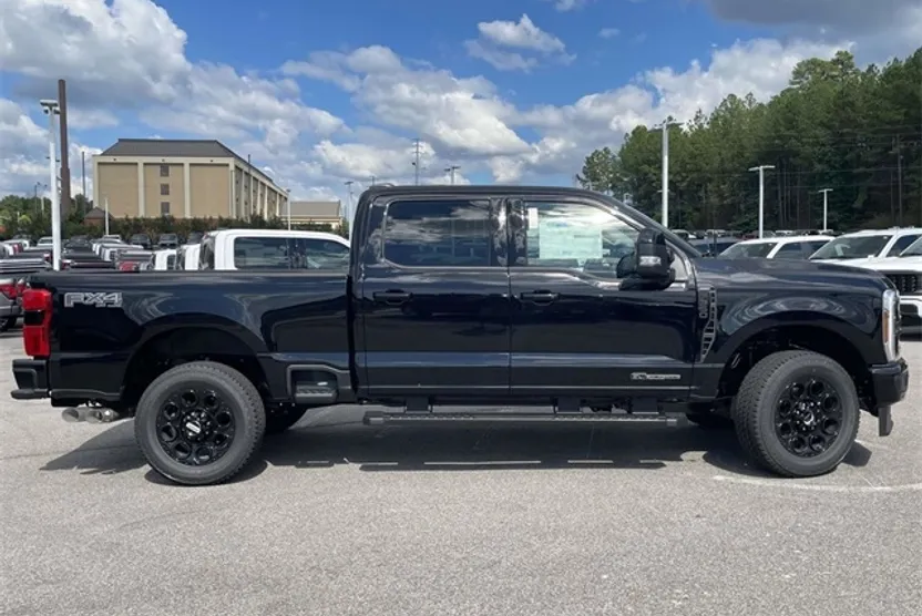 2026 Ford F-350 Lariat photo 1