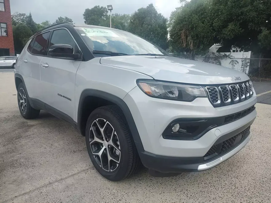 2024 Jeep Compass Limited photo 1