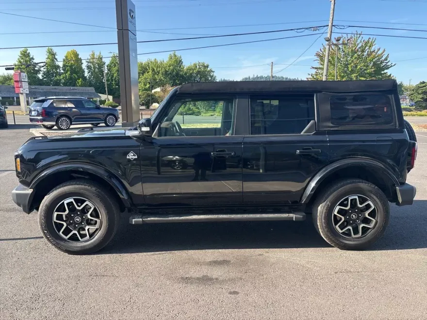 2024 Ford Bronco Outer Banks photo 1