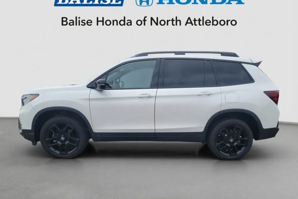 2024 Honda Passport Black Edition photo 1