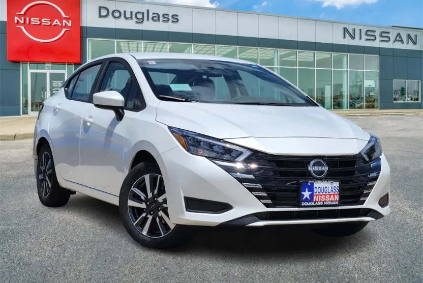 2025 Nissan Versa 1.6 SV photo 1