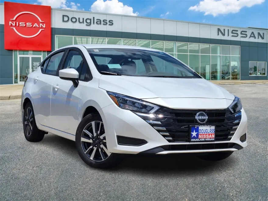 2025 Nissan Versa 1.6 SV photo 1