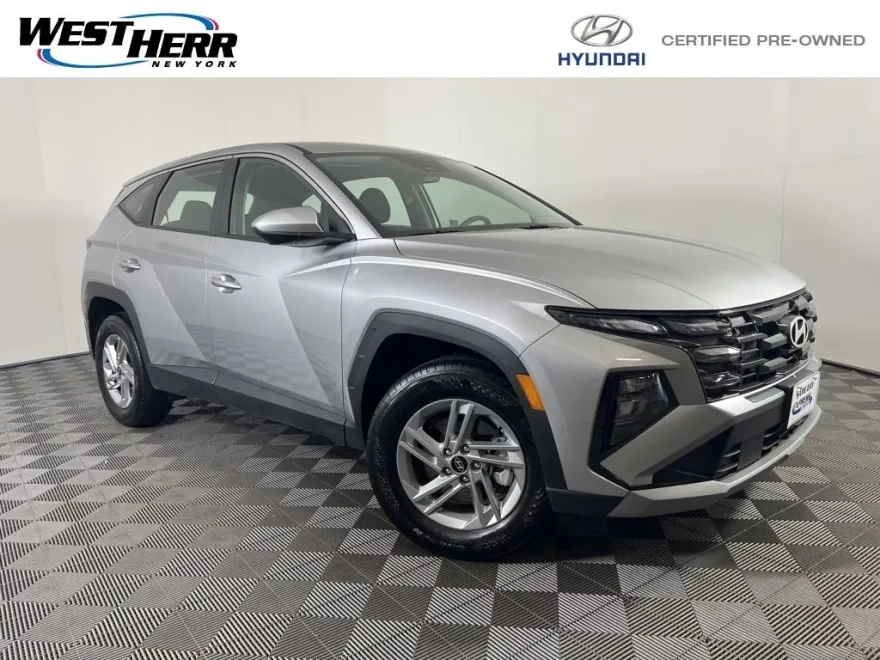 2025 Hyundai Tucson SE photo 1