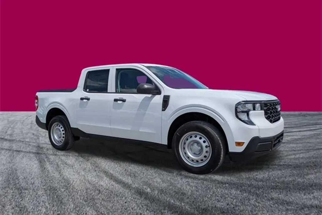 2025 Ford Maverick XL photo 1