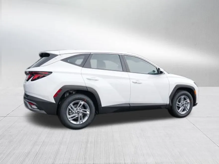2026 Hyundai Tucson SE photo 1