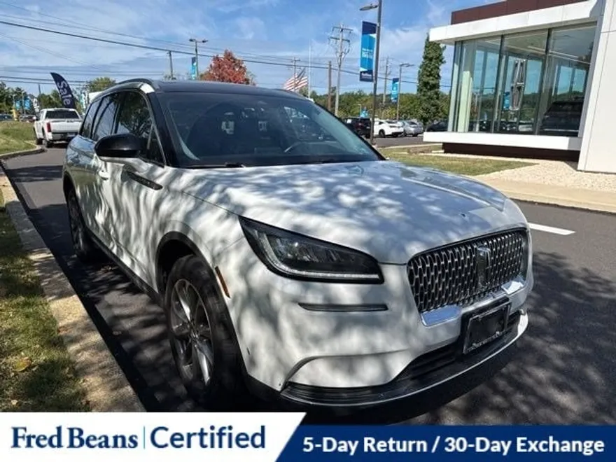 2022 Lincoln Corsair Standard photo 1