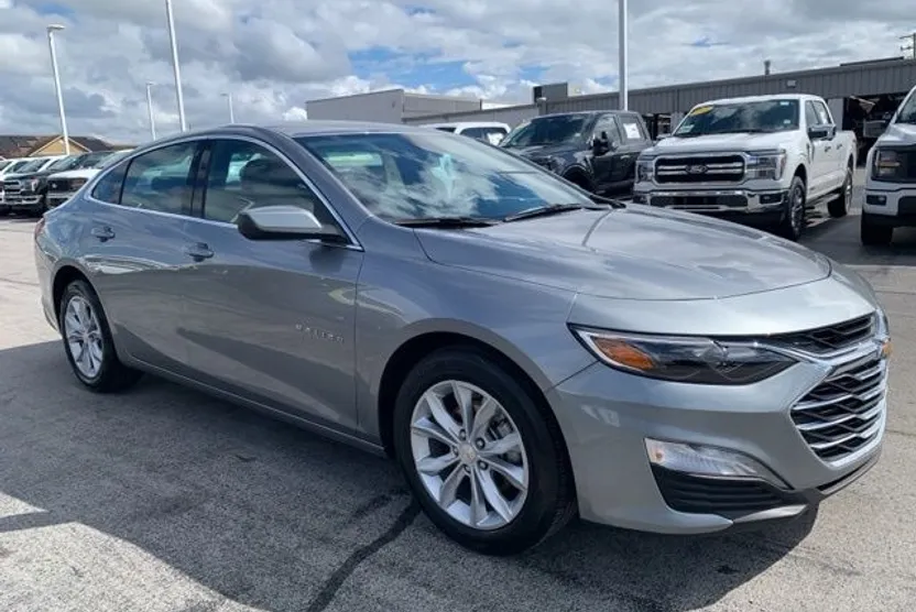 2025 Chevrolet Malibu 1LT photo 1