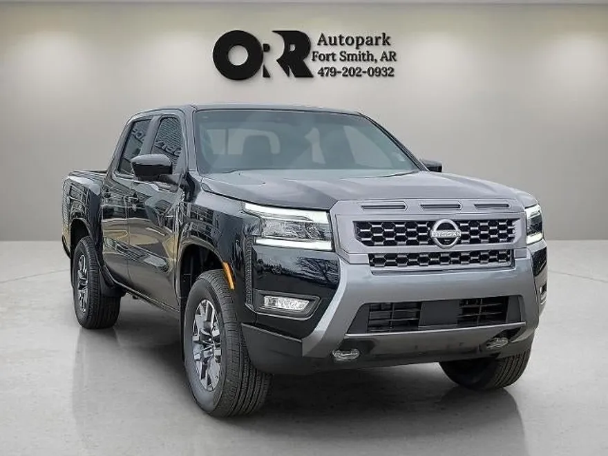 2025 Nissan Frontier Crew Cab SL photo 1