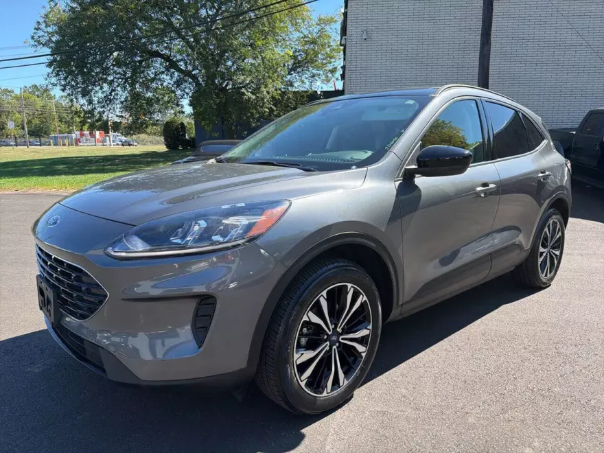 2022 Ford Escape SE photo 1