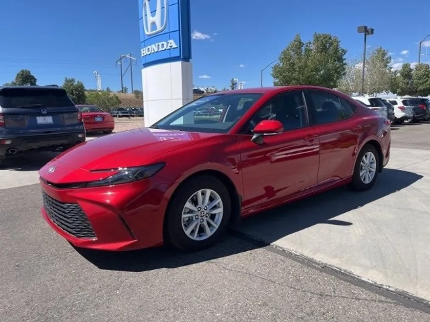 2025 Toyota Camry LE photo 1