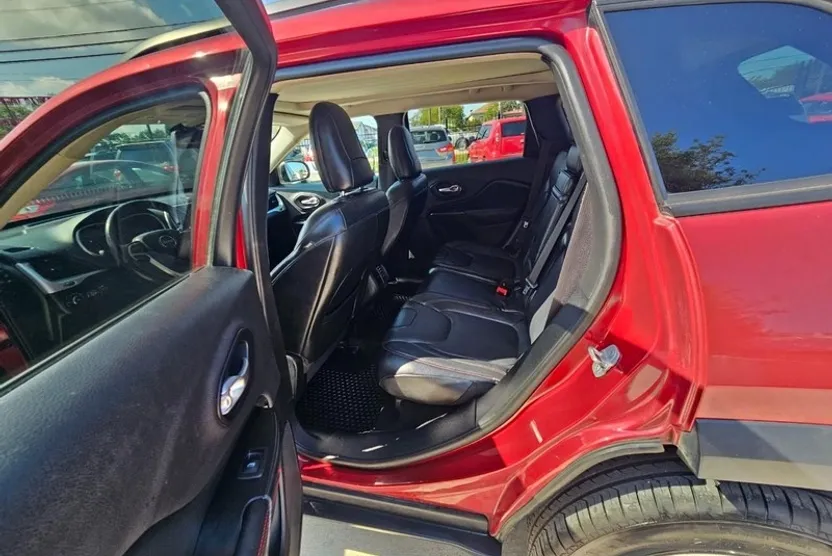 2014 Jeep Cherokee Trailhawk photo 1