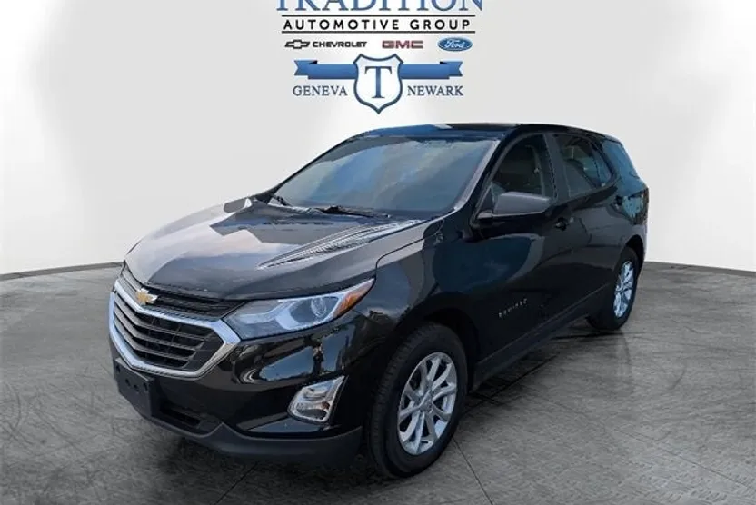 2021 Chevrolet Equinox LS photo 1
