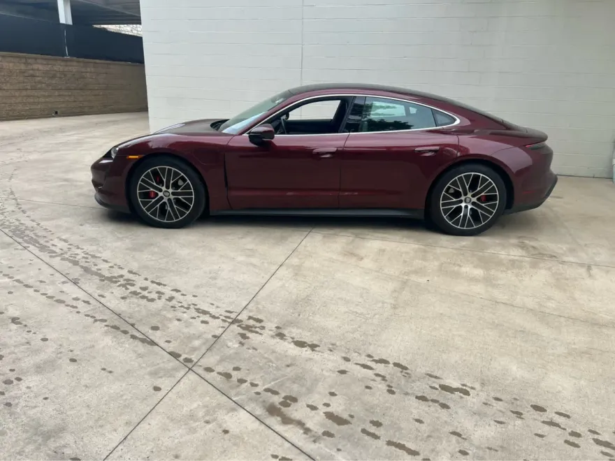 2021 Porsche Taycan 4S photo 1