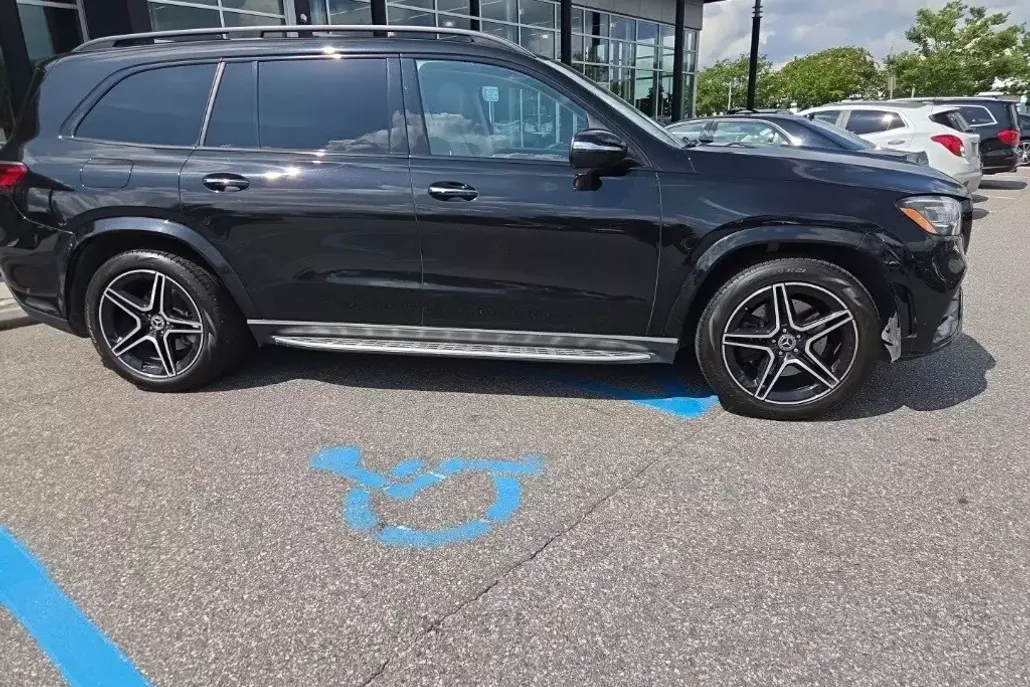 2022 Mercedes Benz GLS 450 4MATIC photo 1