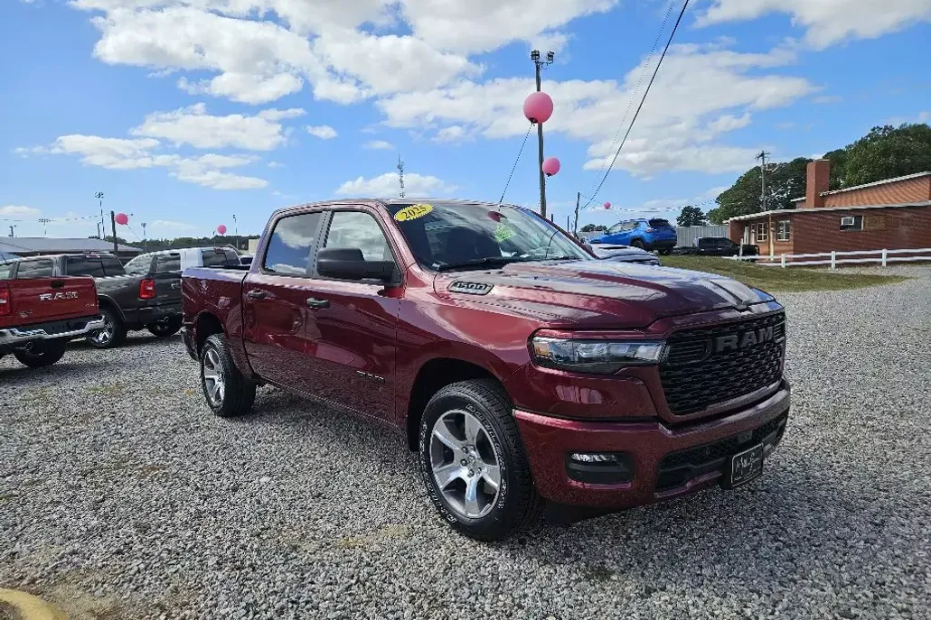 2025 Ram 1500 Tradesman photo 1