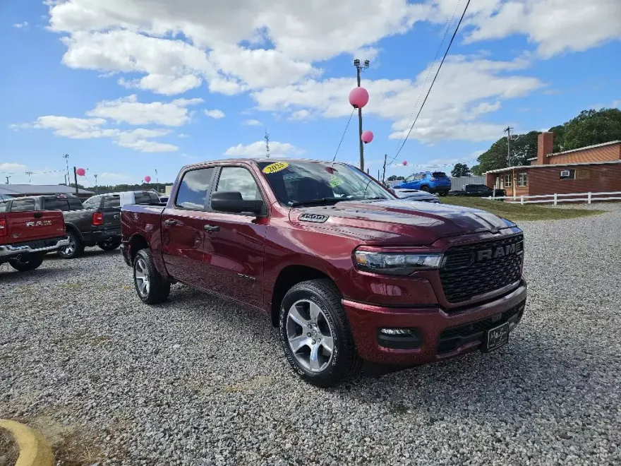 2025 Ram 1500 Tradesman photo 1