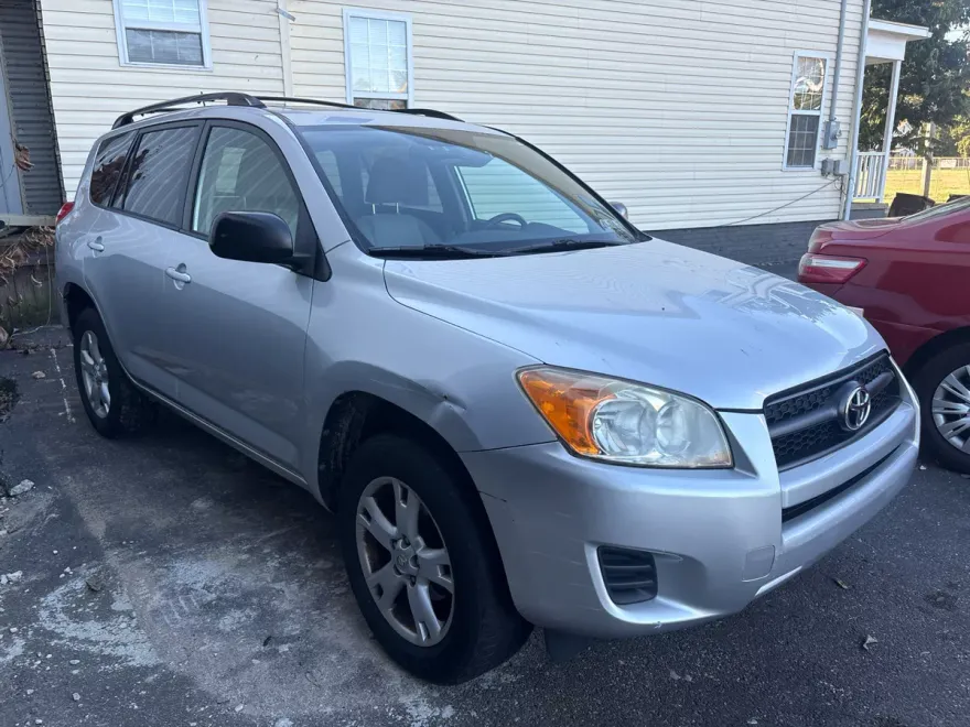 2012 Toyota RAV4 Base photo 1