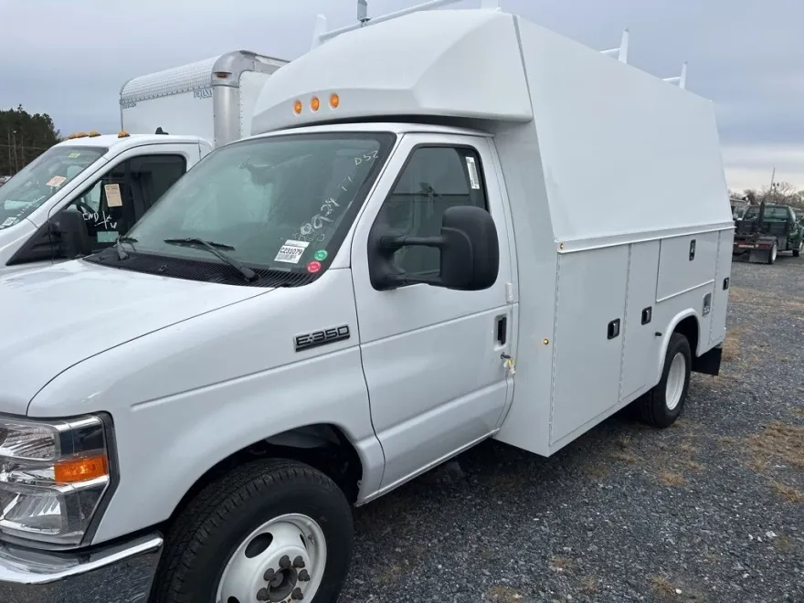 2024 Ford E-350 photo 1