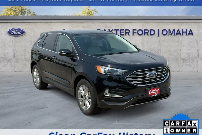 2022 Ford Edge Titanium photo 1
