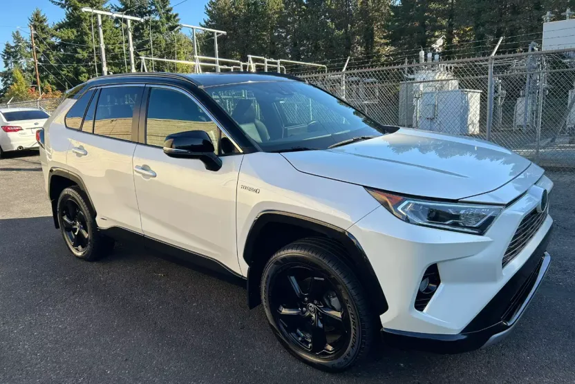2021 Toyota RAV4 Hybrid XSE photo 1