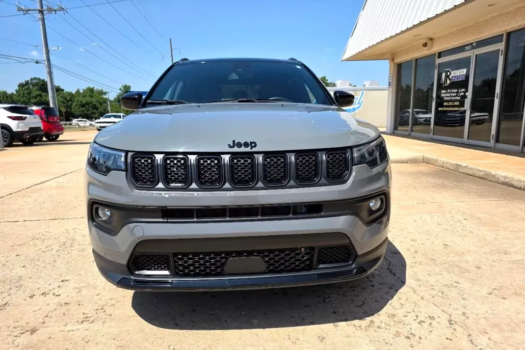 2023 Jeep Compass Altitude photo 1