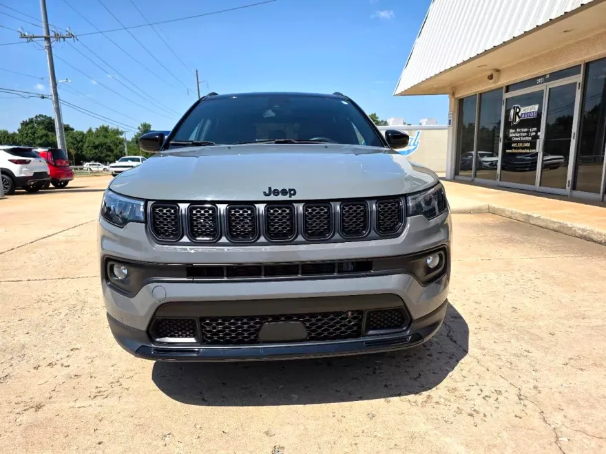 2023 Jeep Compass Altitude photo 1