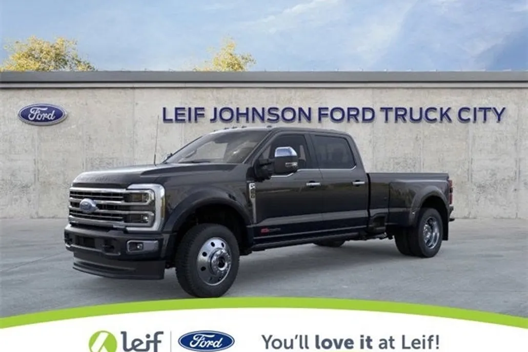 2026 Ford F-450 Platinum photo 1
