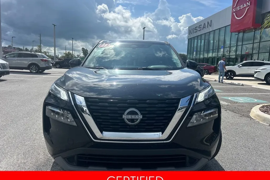 2023 Nissan Rogue SV photo 1