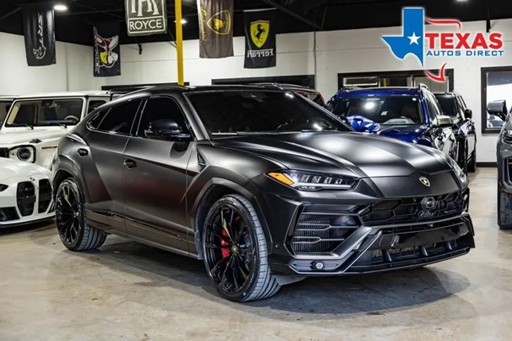 2019 Lamborghini Urus Base photo 1