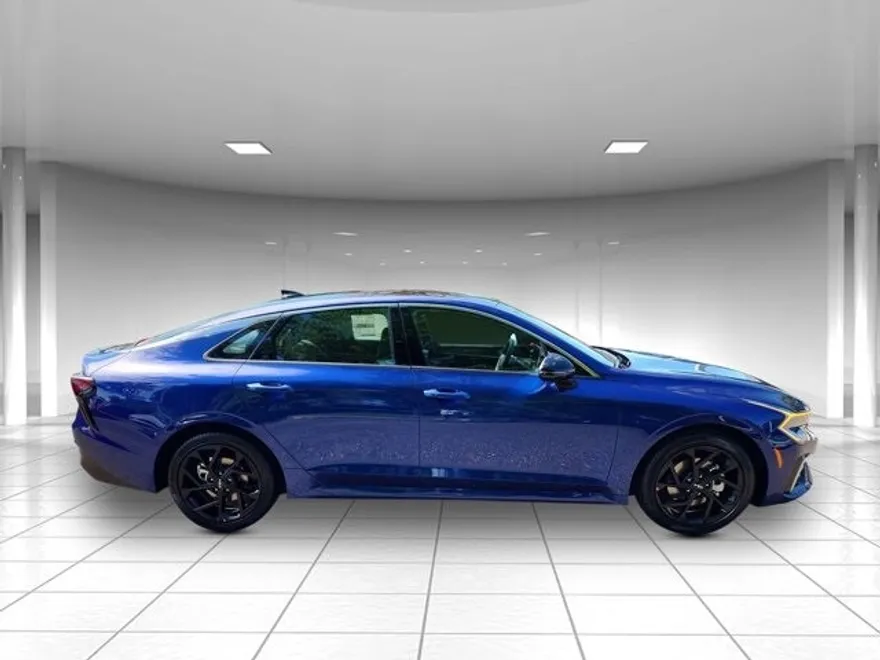 2026 Kia K5 GT-Line photo 1