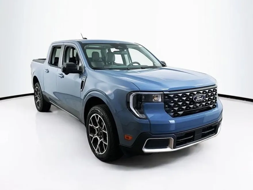 2025 Ford Maverick Lariat photo 1