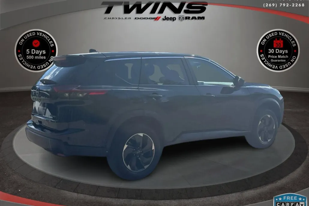 2024 Nissan Rogue SV AWD photo 1