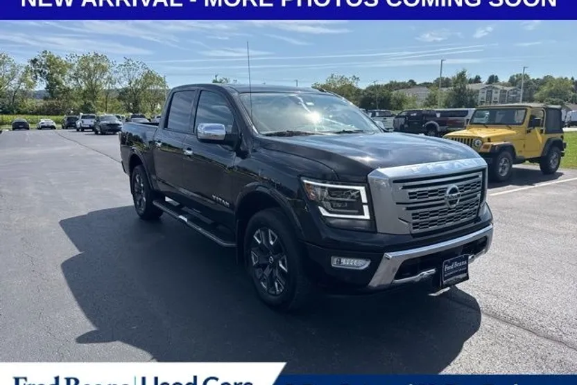 2021 Nissan Titan Platinum Reserve Crew Cab photo 1
