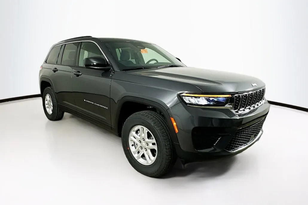 2025 Jeep Grand Cherokee Laredo photo 1