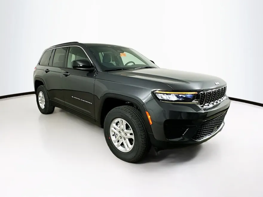 2025 Jeep Grand Cherokee Laredo photo 1