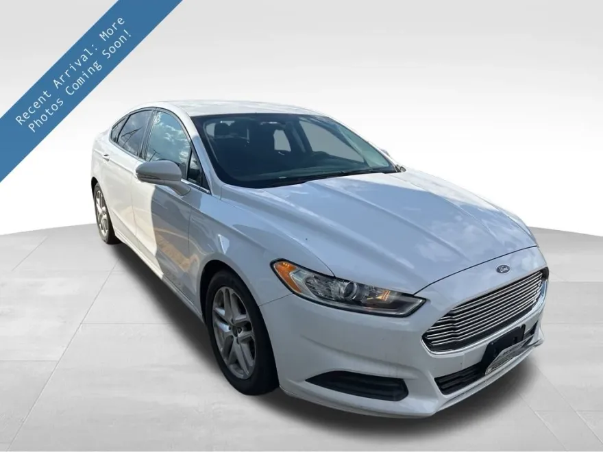 2016 Ford Fusion SE photo 1